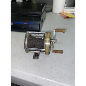 Shakespeare 1958 Triumph Model GE Level Wind Casting Reel